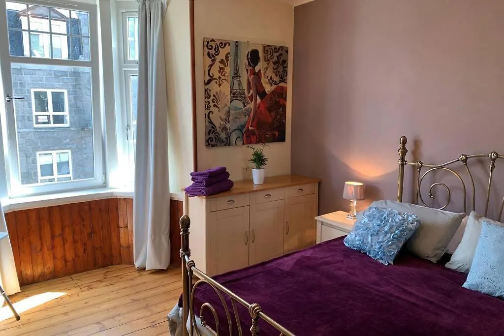 Spacious 2 Bedroom Apartment In Aberdeen City