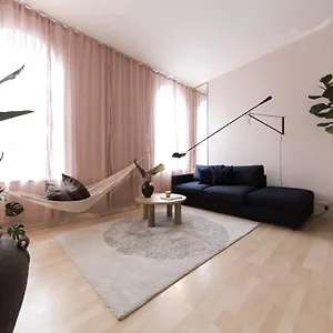  Apartment Shoreditch Loft W 100inch Cinema, Premium Mattress & Hammock, By The Design Traveller United Kingdom