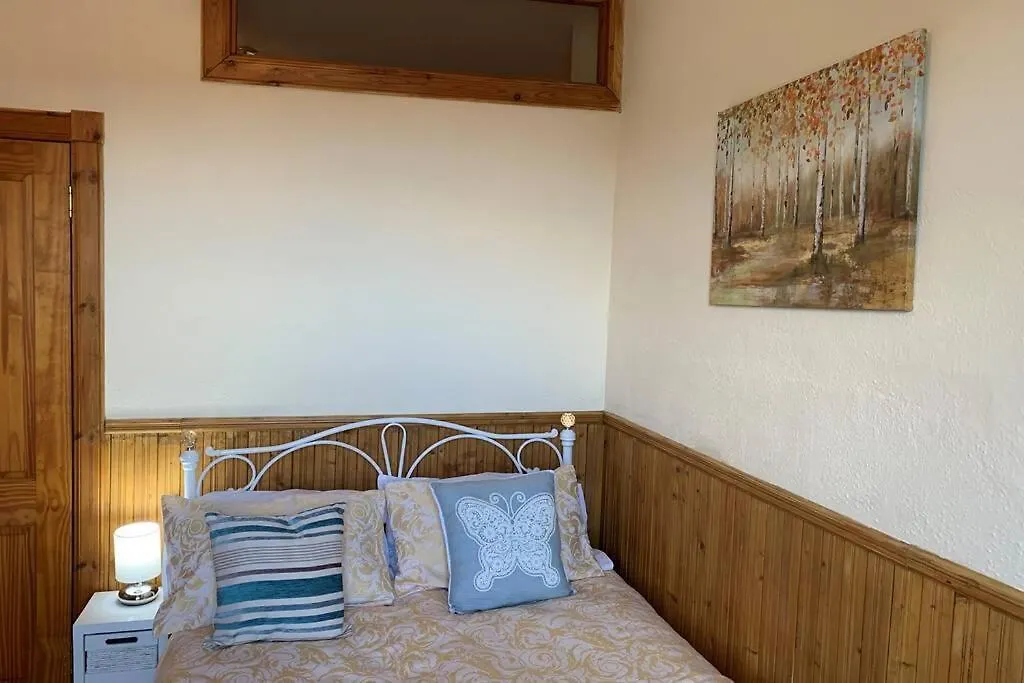 Spacious 2 Bedroom Apartment In Aberdeen City 0*,  Egyesült Királyság